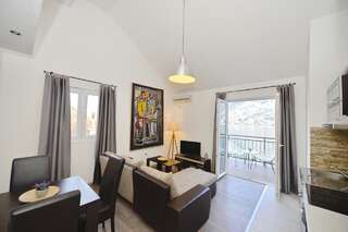 Апартаменты Apartments House 44 Котор Номер-студио с видом на море-4